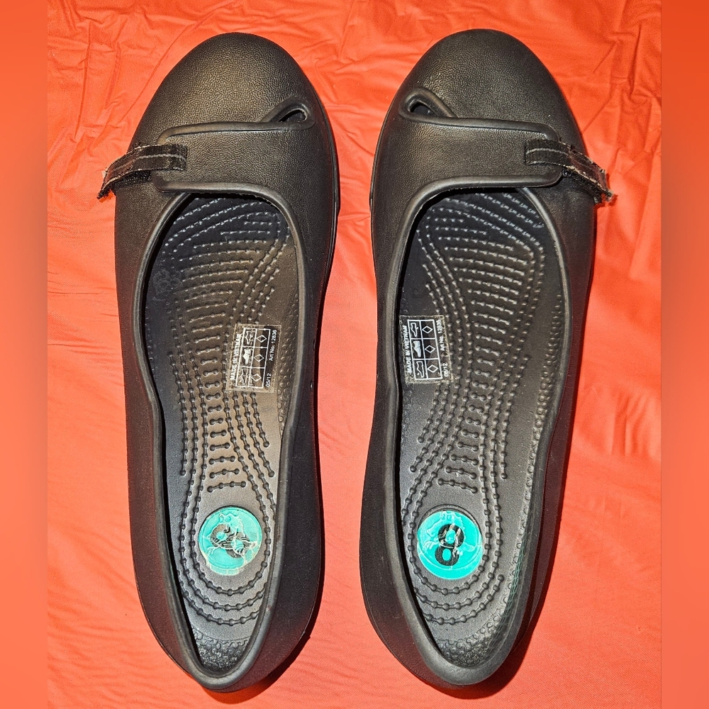 Crocs Ballet Flats Crocband 2.5 Black w/Gray Adjst Toe Straps 8W Great Condition